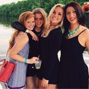 Meet your Posher, Danielle